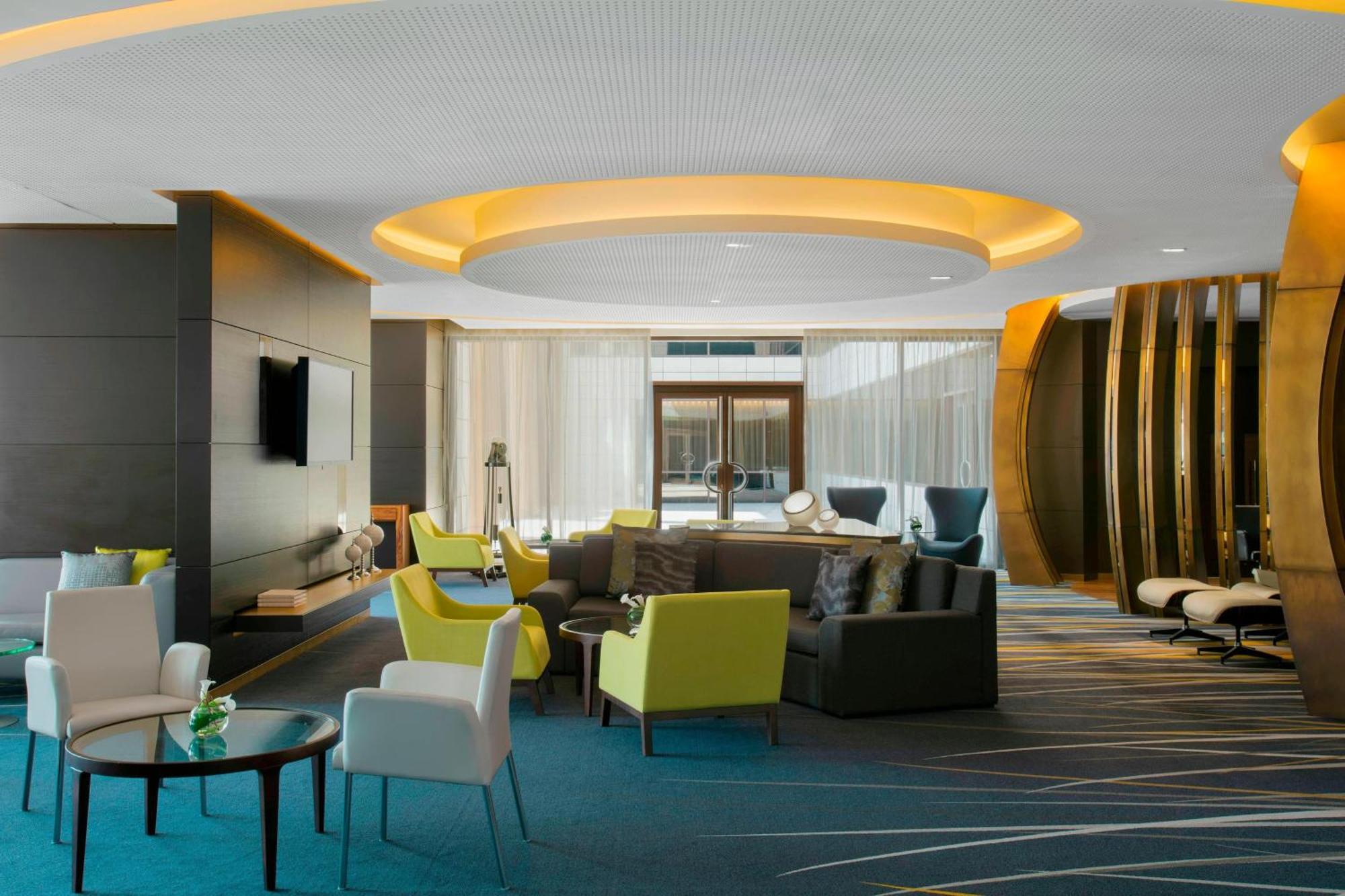 The Westin Doha Hotel & Spa Екстериор снимка The Executive Lounge at the hotel