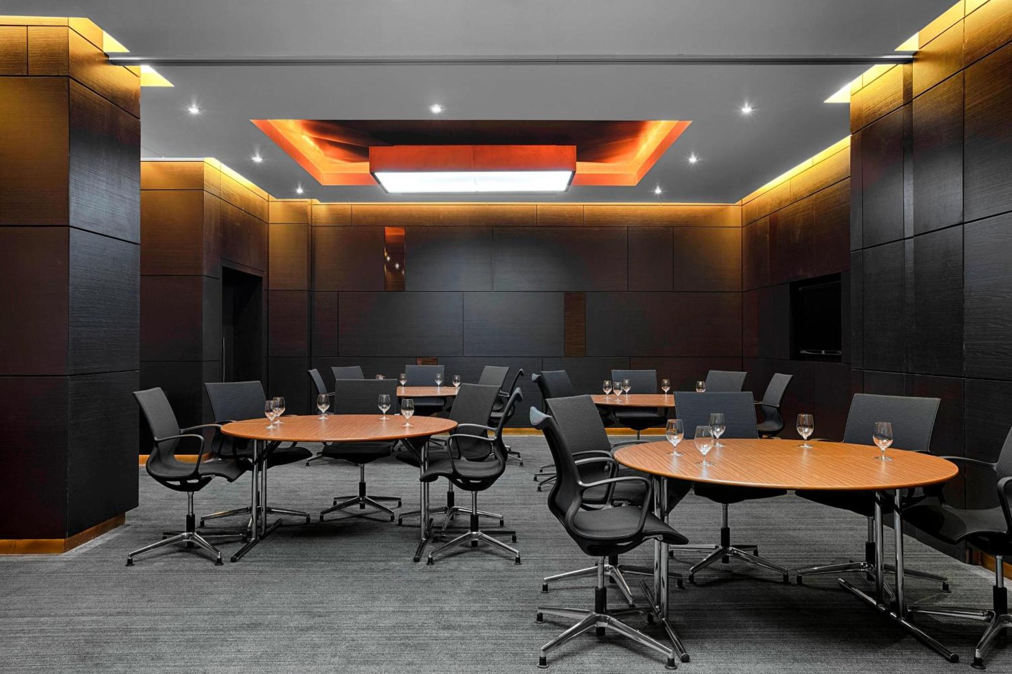 The Westin Doha Hotel & Spa Екстериор снимка Meeting room
